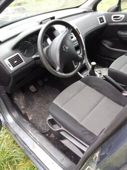 Peugeot 307, 1,6 80Kw benzín R,V 2006