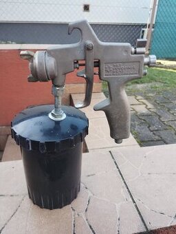 Striekacia pištoľ RS 13