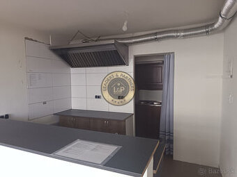 Obchodný priestor v centre na predaj