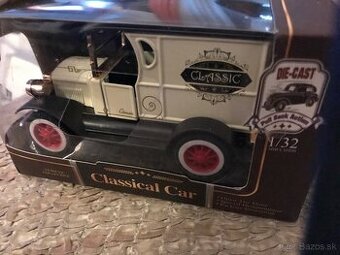 Model historického auta 1:32