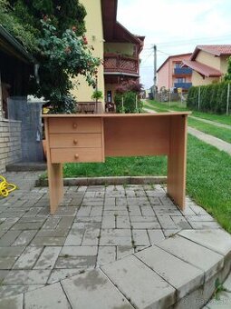 Písací stolík