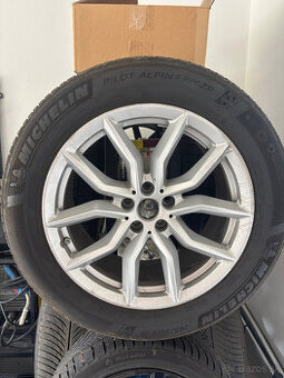 BMW X5 – 19" hliníkové disky ako nové, s použitými zimnými