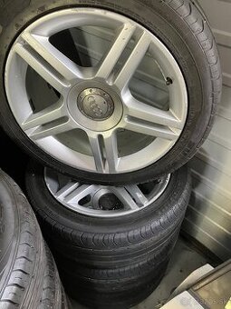 235/45 R17 Audi elektrony