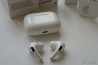 Apple AirPods Pro (1. generácia)