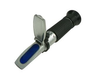 Univerzálny refraktometer -