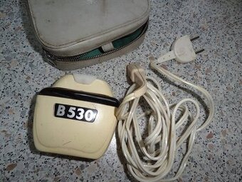 Predám dva holiace strojčeky z minulého storočia.