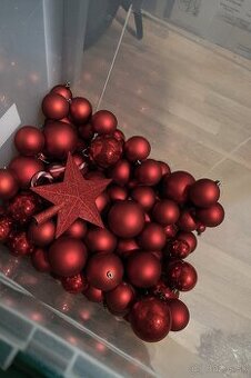 Darujem vianočné ozdoby