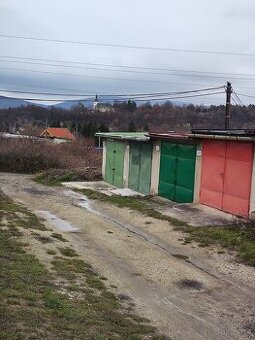 Garáž s elektrikou a jamou - 1