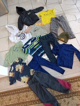 Balík detského oblečenia