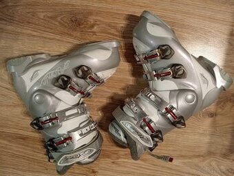 Dámske/dievčenské lyžiarky 23,5/24 Aromic