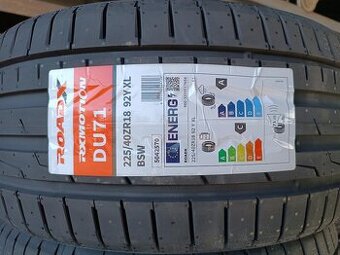 225/40R18