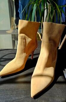 Zara - Camel ČLENKOVÉ ČIŽMY Z BRÚSENEJ KOŽE