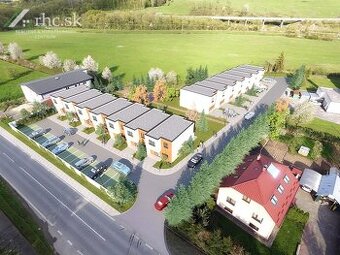 48 ÁROVÝ ROVINATÝ POZEMOK S BUDOVOU VHODNÝ NA VÝSTAVBU - SOV