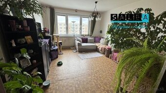 Trojizbový byt s loggiou v Pezinku v pôvodnom stave, ideálny