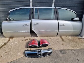 Opel Zafira B zadné svetlá