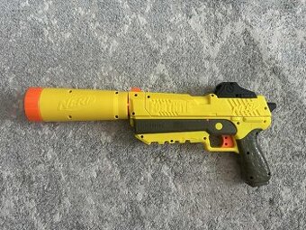 Predám NERF Fortnite SP-L – blaster s odnímateľným tlmičom