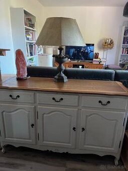 Rustikálna komoda