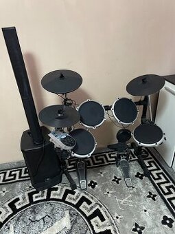 Predam Bicie značky Beringer xd80usb + reproduktor