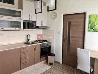 PRENÁJOM: 1-izbový byt s balkónom, 41 m2, komplet prerobený,