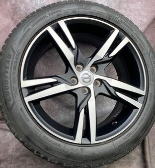 Zimní top sada Volvo XC40 / V90 CC 235/50R19 103V