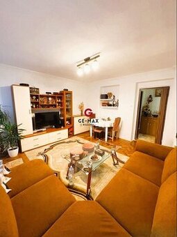 Na predaj:  2,5-izbový tehlový byt – Komenského ulica, Trebi