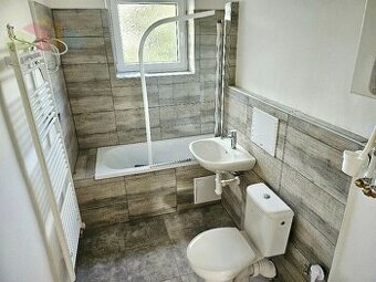 2 izbový byt Bánovce nad Bebravou / CENTRUM  / 57 m2/  2 x P