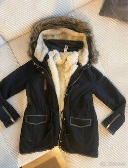 Stradivarius bunda s kožišinkovou vestou vo vnútri L