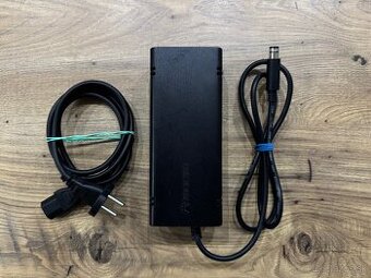 Originál napájací adaptér na XBOX 360E