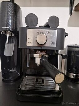 Kávovar De’Longhi Dedica Style EC 685 + mlynček De’Longhi