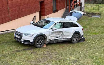 poškodené audi a4 allroad