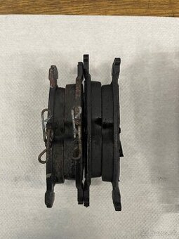 Zadné brzdové platničky golf 8