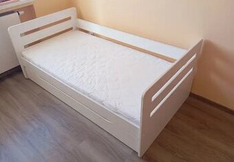 Detská posteľ s matracom a úložným priestorom