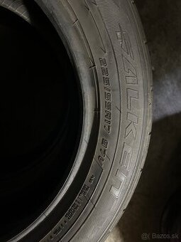 225/55 R17