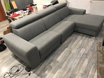 Rohovy gauc s elektrickym relaxom