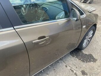 Opel Astra 2.0 CDTI 121 kW – NA NÁHRADNÉ DIELY