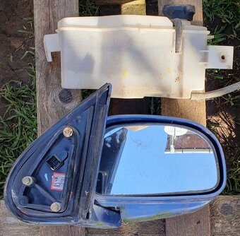 Rozpredam par veci na hyundai Santa Fe 2001-2006