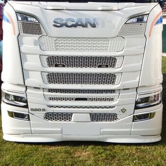 Spoiler pod naraznik /lizatko/ Scania