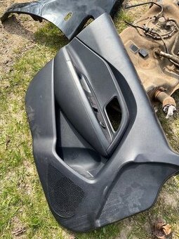 Kia rio dvere plast