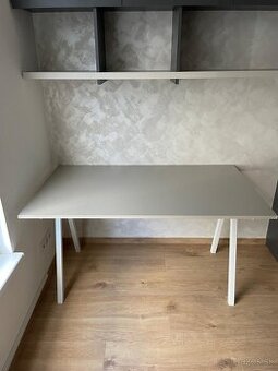 Kancelársky stôl IKEA Trotten - béžový