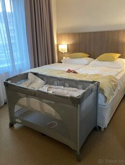 Cestovná postieľka Joie Allura 120