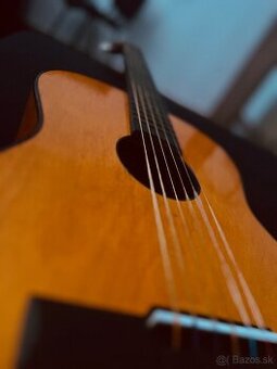 Akusticka Gitara