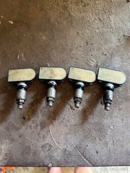 TMPS senzory/Snímače tlaku v pneumatikách Mercedes - 1