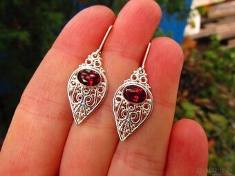 Strieborné náušnice s kameňom Granát, Ag 925