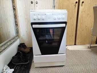 Plynový sporák s elektrickou rúrou