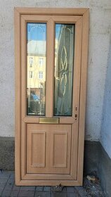 Použité plastové vchodové dvere - 1
