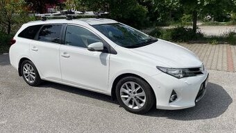 Toyota Auris Touring sport 2014, 1.6 benzín automat