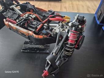 Arrma Typhon 6S BLX - cena v texte