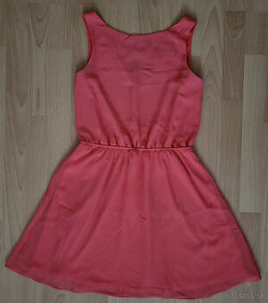 Šaty v oranžovej farbe