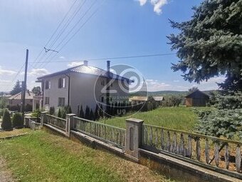 Dražba rodinného domu a pozemkov v obci Kiarov - 1