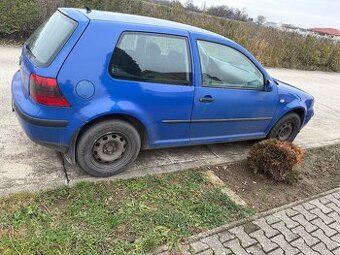 Predám Volkswagen Golf 4 1.6